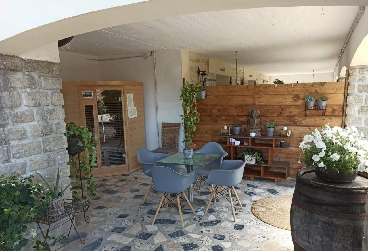 Terre De Bacchus Bed and Breakfast Vacqueyras Exteriör bild